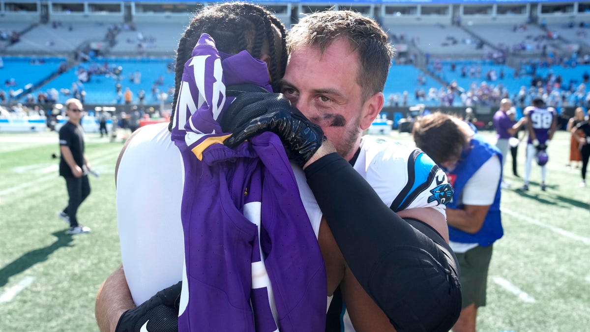 Panthers WR Adam Thielen would like trade to Vikings