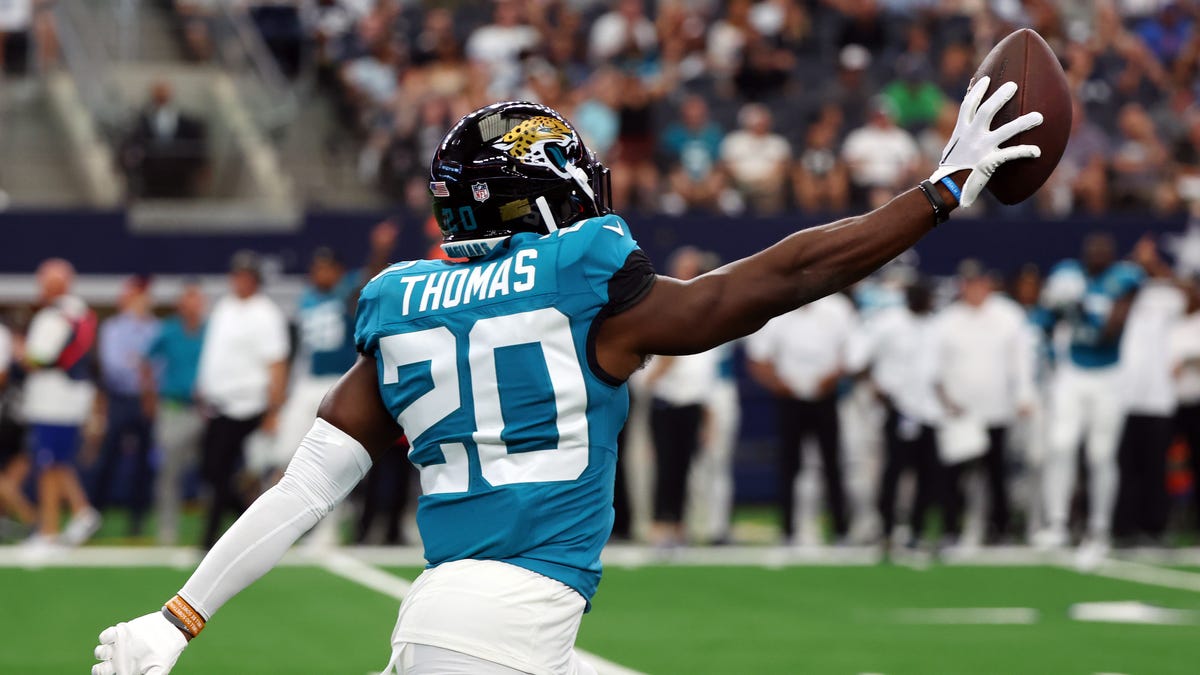Detroit Lions to sign ex-Jaguars DB Daniel Thomas to open roster spot