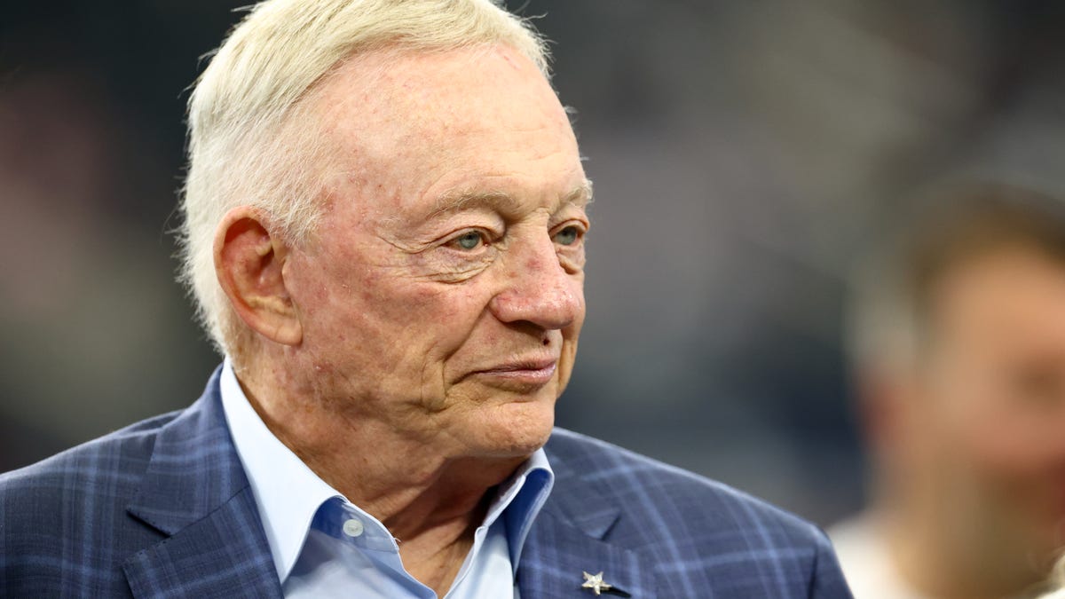 Everything is fine, says Jerry Jones, in wake of Micah Parsons trade