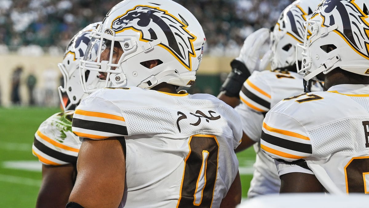 Western Michigan football player displays name in Arabic on jersey