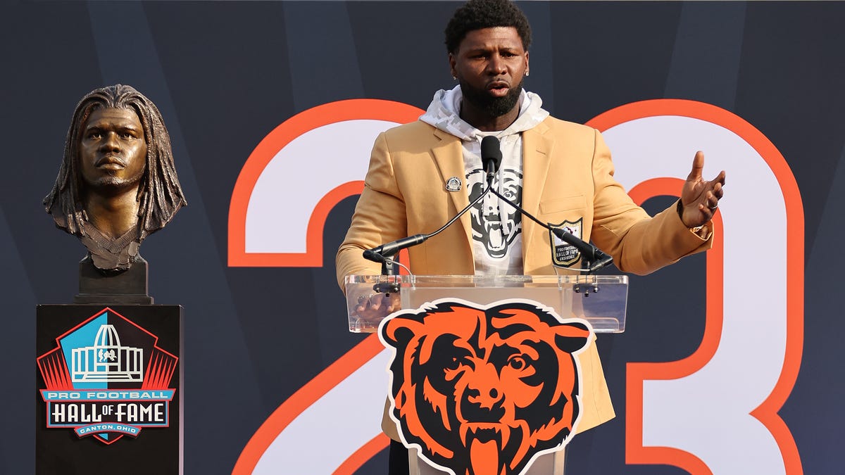 Is Furman's Devin Hester Jr. related to NFL great Devin Hester?