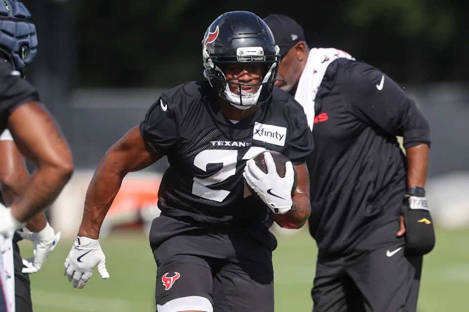 Jul 24, 2025; Houston, TX, USA; Houston Texans running back Nick Chubb (21) during training camp at Houston Methodist Training Center. Mandatory Credit: Troy Taormina-Imagn Images