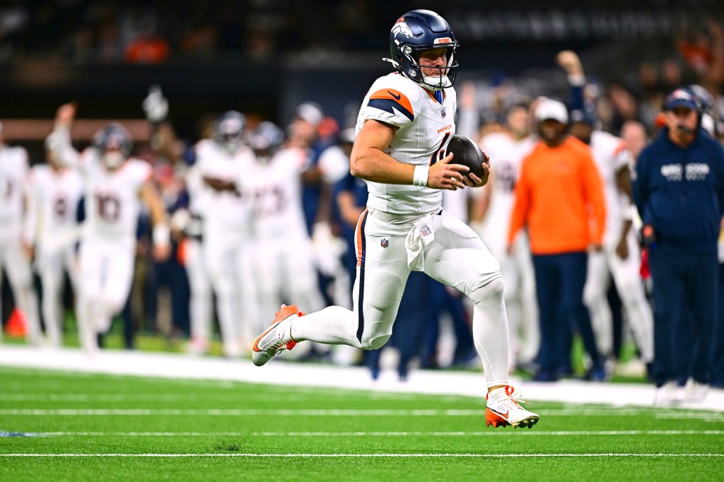 Broncos QB Sam Ehlinger makes good final impression as roster cuts loom