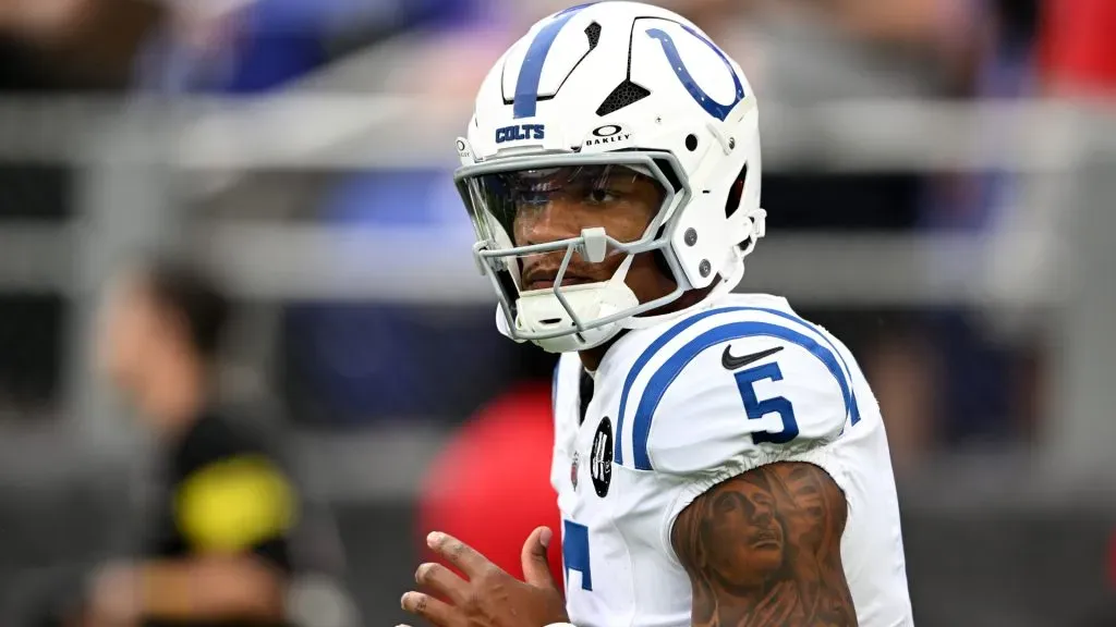 Anthony Richardson Sr. #5 of the Indianapolis Colts warms up before the game against the Baltimore Ravens during the NFL Preseason 2025 at M&T Bank Stadium on August 07, 2025 in Baltimore, Maryland.