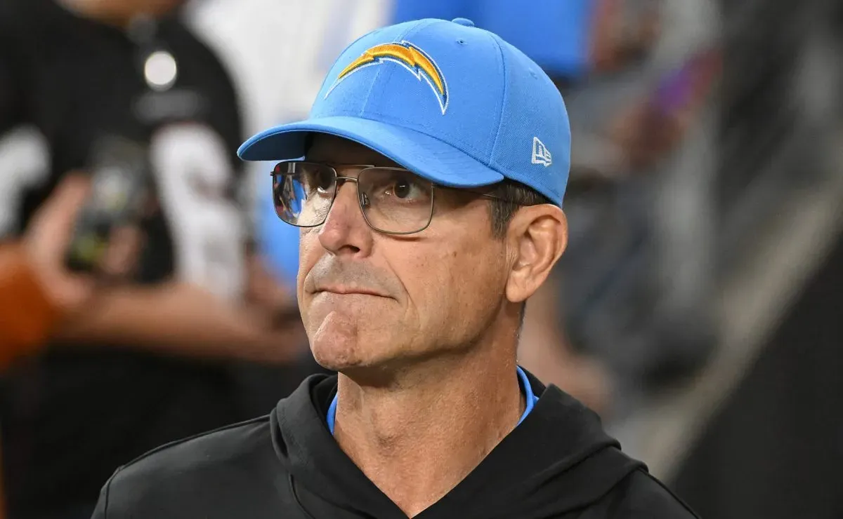 Jim Harbaugh gives cryptic update on mysterious injury of Justin Herbert’s new teammate with the Chargers