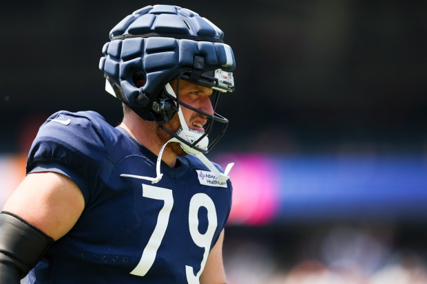 Chicago Bears guard Theo Benedet (79) warms up during Chicago Bears Family Fest at Soldier Field on Sunday, Aug. 3, 2025. (Eileen T. Meslar/Chicago Tribune)