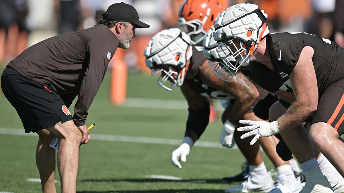 Cleveland Browns head coach Kevin Stefanski lines up against the offense during training camp at CrossCountry Mortgage Campus.