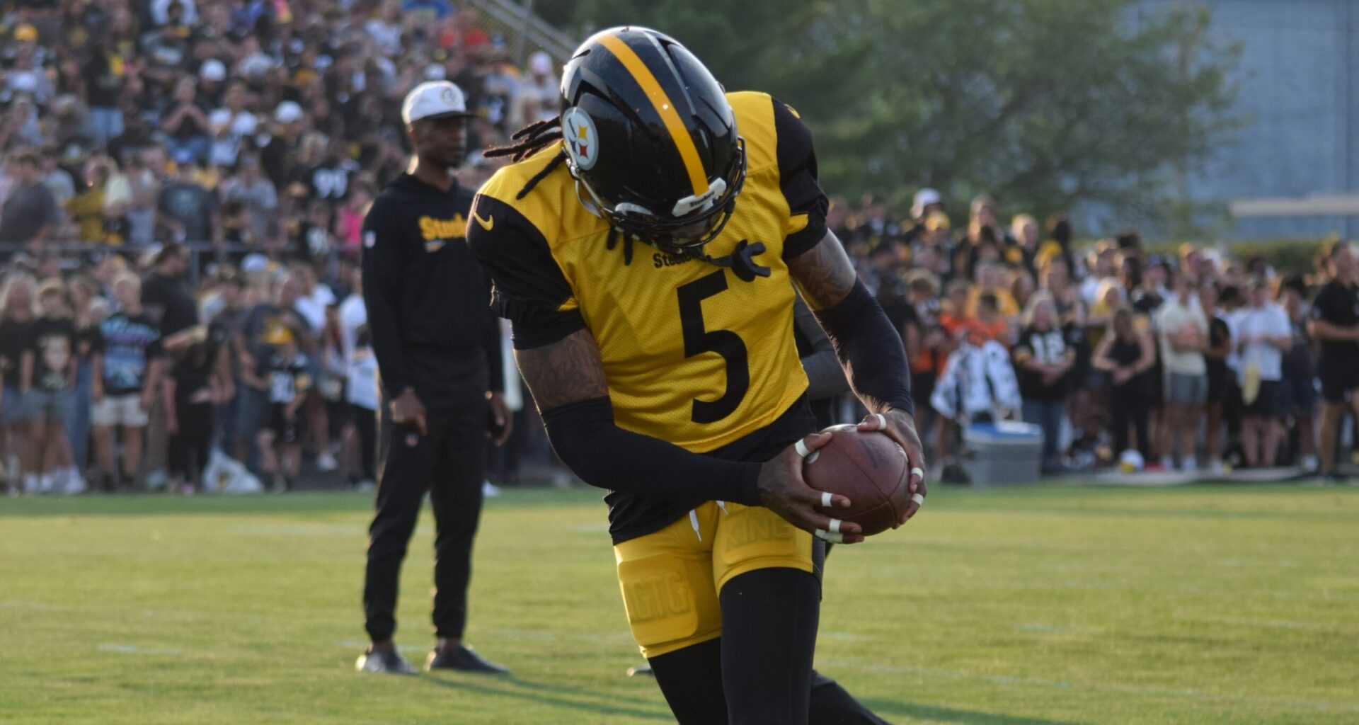 Steelers Secondary Attacks in Waves