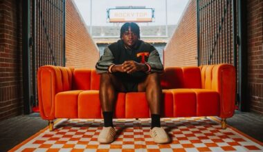 Tennessee Football Misses On Five-Star Offensive Line Recruiting Target to SEC Foe