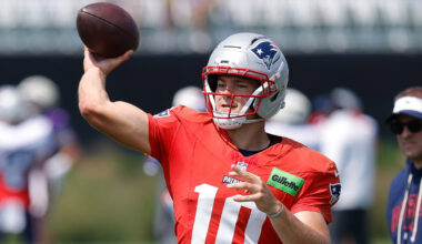 Teammates impressed by QB’s poise vs. Vikings pressure – NBC Sports Boston