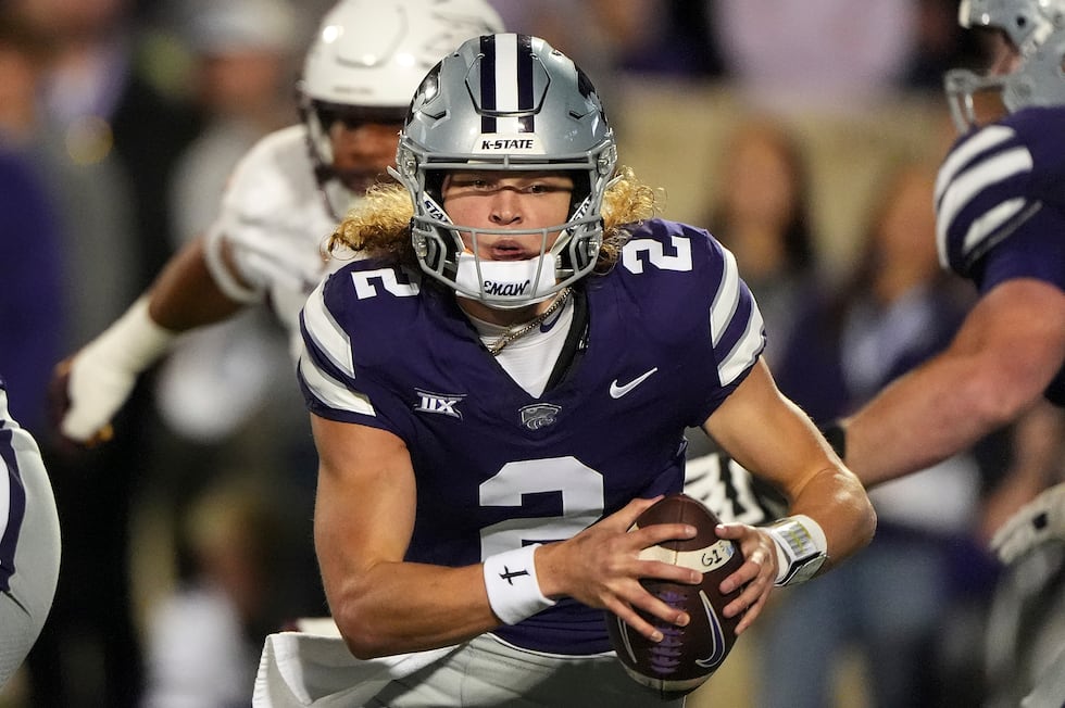 Quarterback Avery Johnson leads Kansas State into its season-opener against Iowa State on Aug....