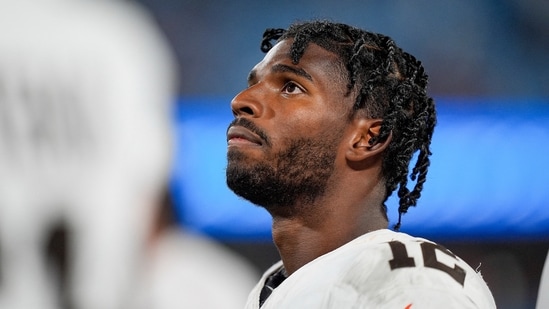 Cleveland Browns quarterback Shedeur Sanders on the sideline during the second half against the Carolina Panthers at Bank of America Stadium.(IMAGN IMAGES via Reuters Connect)