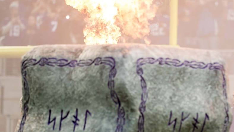 Latavius Murray plays against the Bears in 2017.