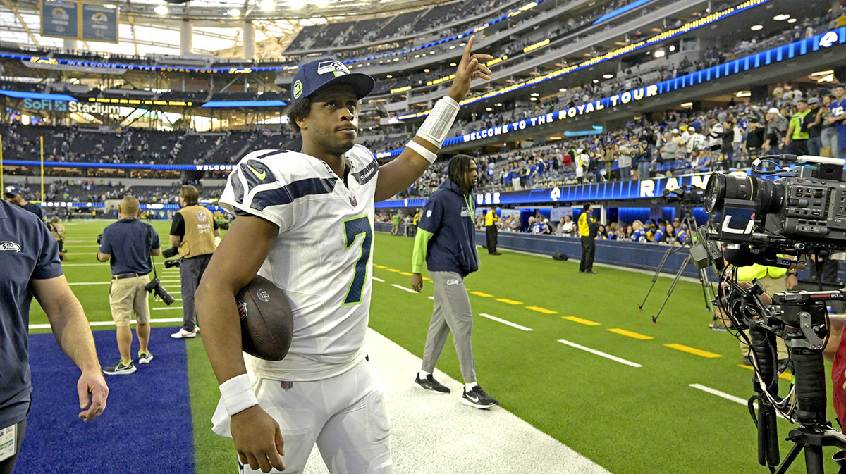 Jan 5, 2025; Inglewood, California, USA; Seattle Seahawks quarterback Geno Smith (7) leaves the field following the game against the Los Angeles Rams at SoFi Stadium.