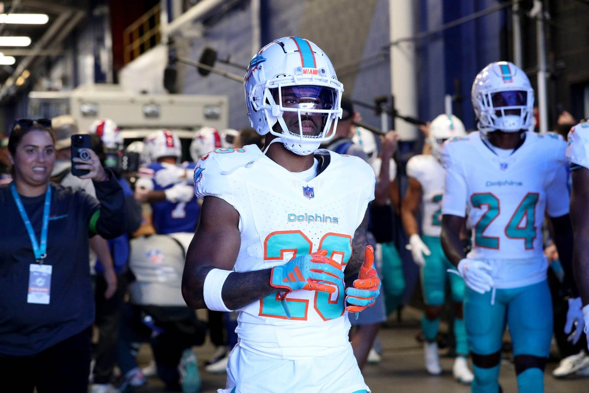 Colts RB Salvon Ahmed suffers ‘severe leg injury’ after hip-drop tackle in training camp