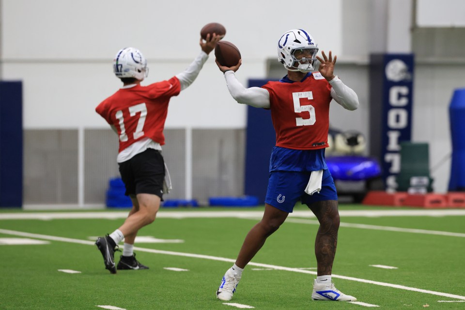 INDIANAPOLIS, INDIANA - MAY 28: Anthony Richardson #5 and Daniel Jones #17 of the Indianapolis Colts throw a pass during the Indianapolis Colts OTAs at Indiana Farm Bureau Football Center on May 28, 2025 in Indianapolis, Indiana. (Photo by Justin Casterline/Getty Images)