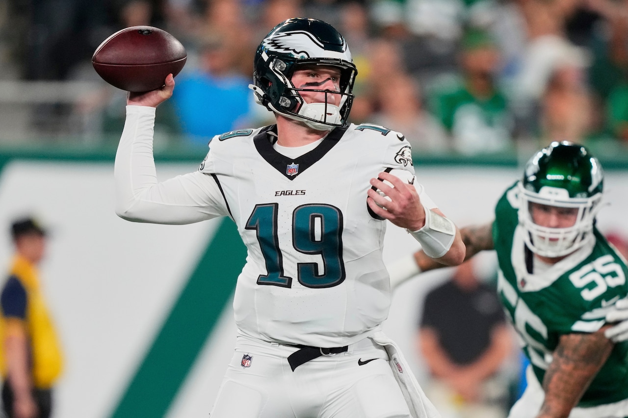 Eagles QB depth chart: How Sam Howell trade impacts McKee, McCord