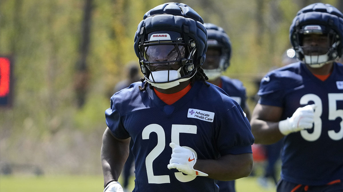 Chicago Bears running back (25) Kyle Monangai participates during rookie minicamp at Halas Hall.