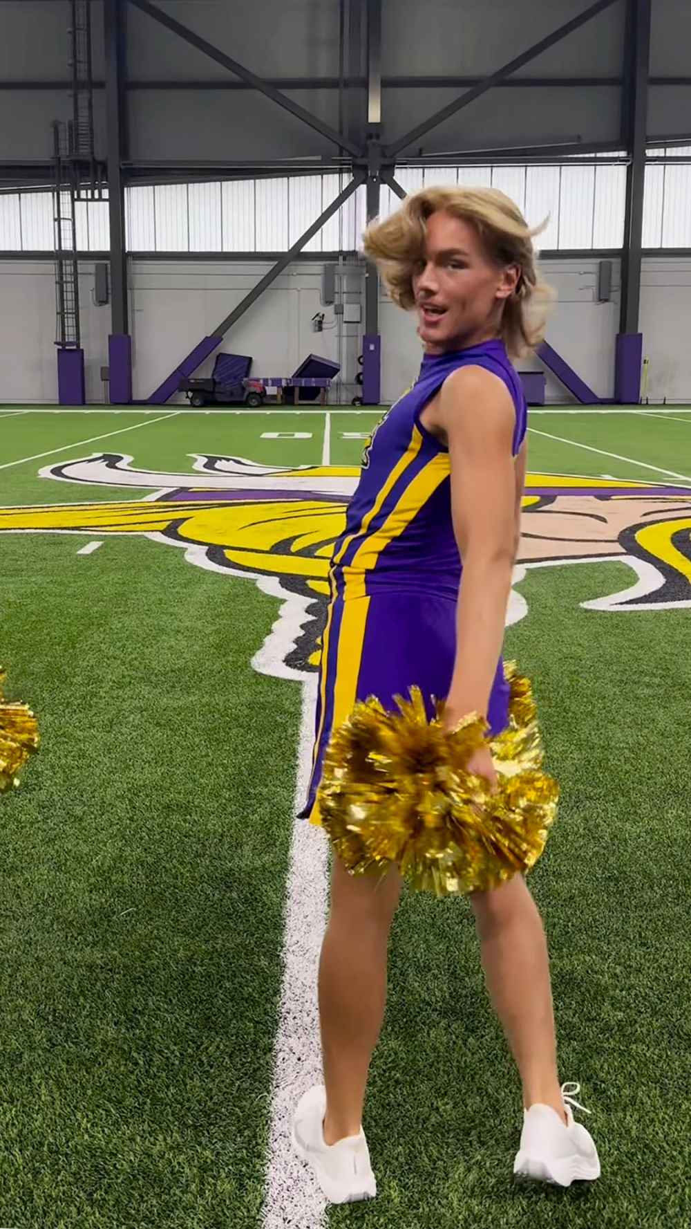 Minnesota Vikings Male Cheerleader Blaize Sheik Shuts Down Haters While Making NFL Debut 002