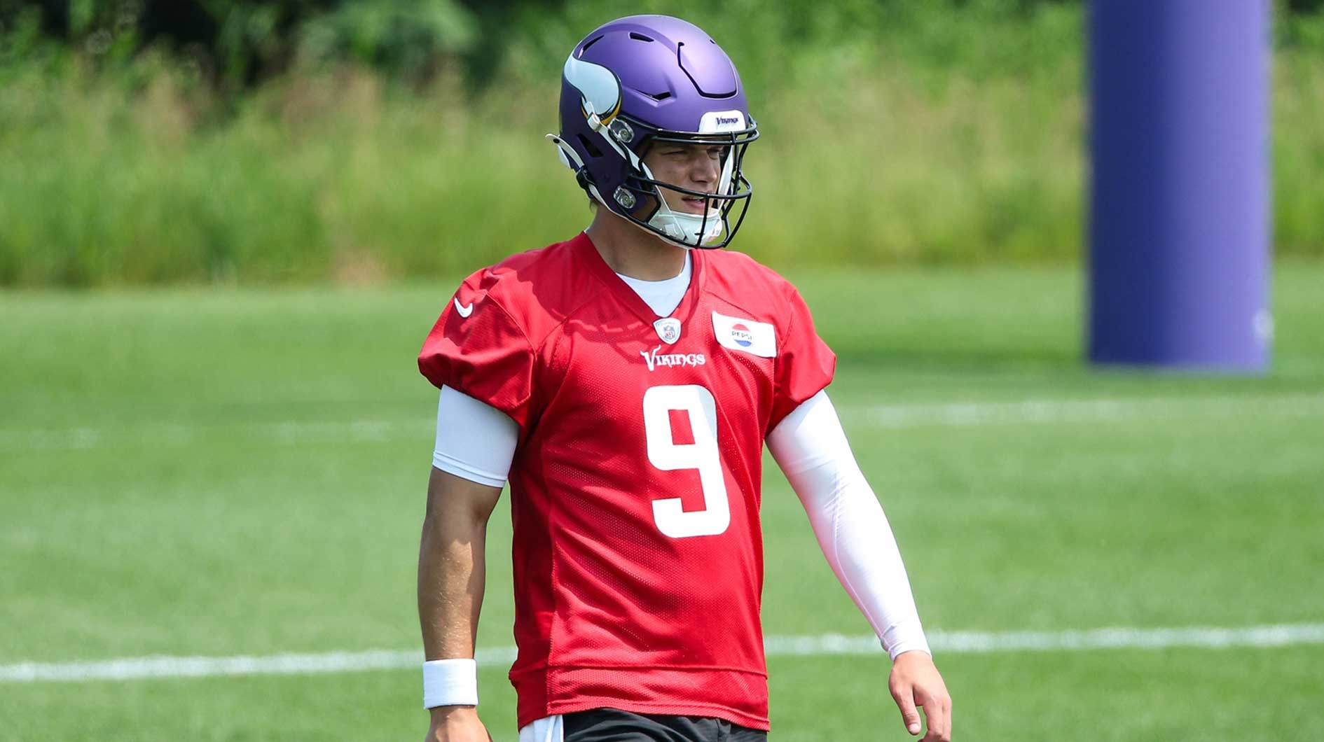 Minnesota Vikings quarterback J.J. McCarthy (9) practices during minicamp at the Minnesota Vikings Training Facility.