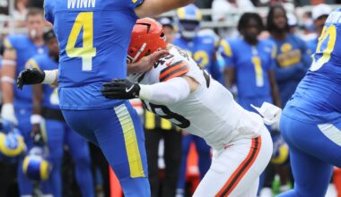 Which Browns rookie won the 2025 Maurice Bassett Award after a standout camp?