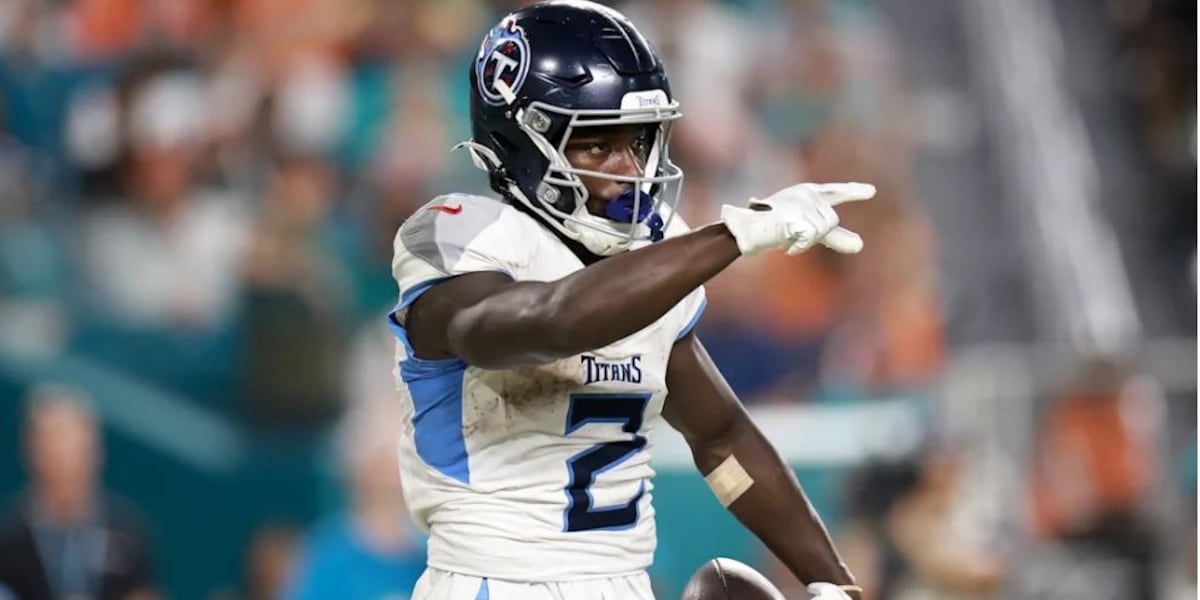 Tennessee Titans trim roster to 53, place running back on IR