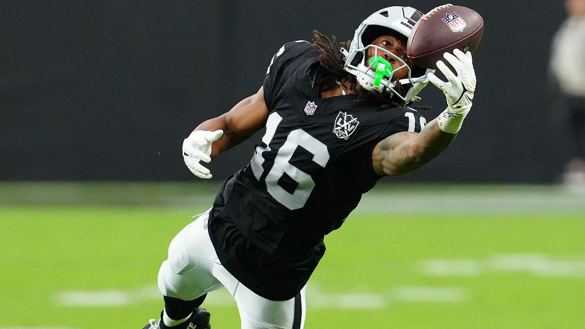 Las Vegas Raiders wide receiver Jakobi Meyers (16) attempts to make a catch against the Cleveland Browns during the third quarter at Allegiant Stadium.