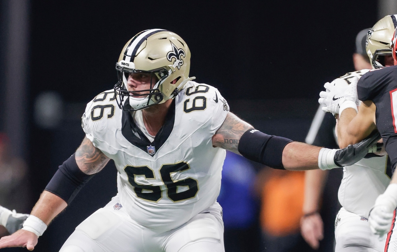 Former Oregon offensive lineman Shane Lemieux signs with New Orleans Saints