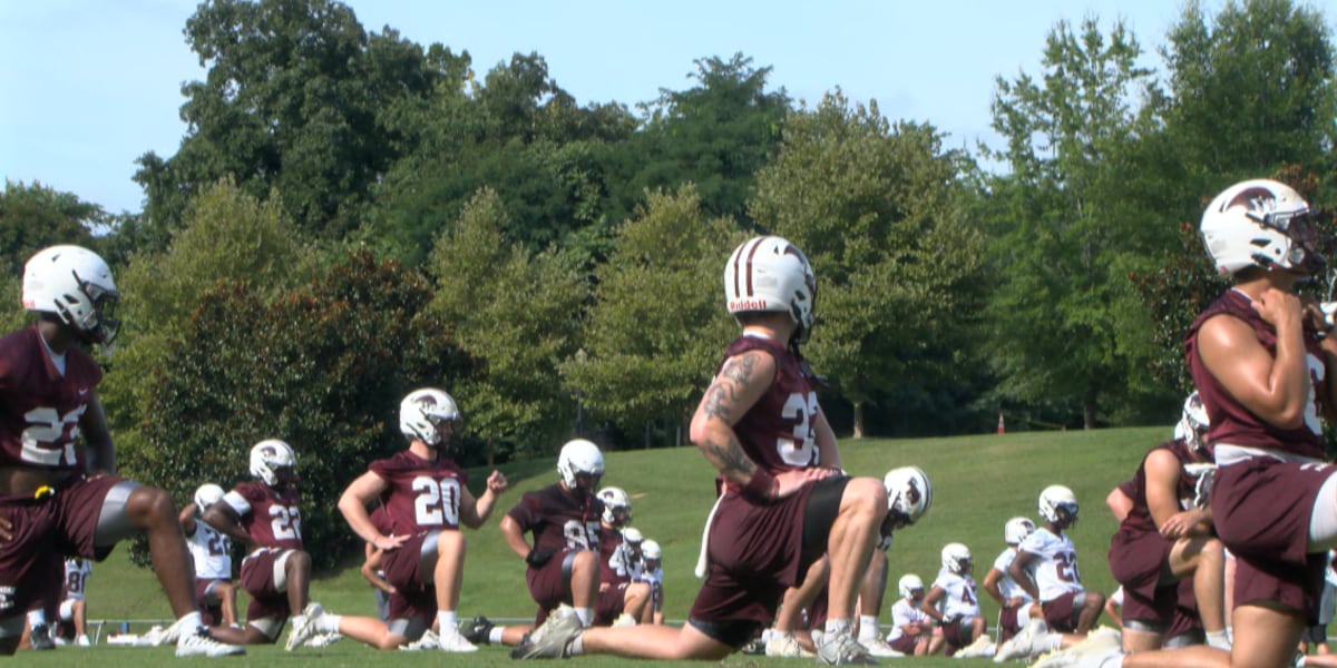 Roanoke College football holds first practice as DIII program