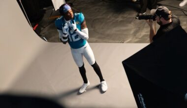 Exclusive: A Day in the Life of NFL Photographer Logan Bowles