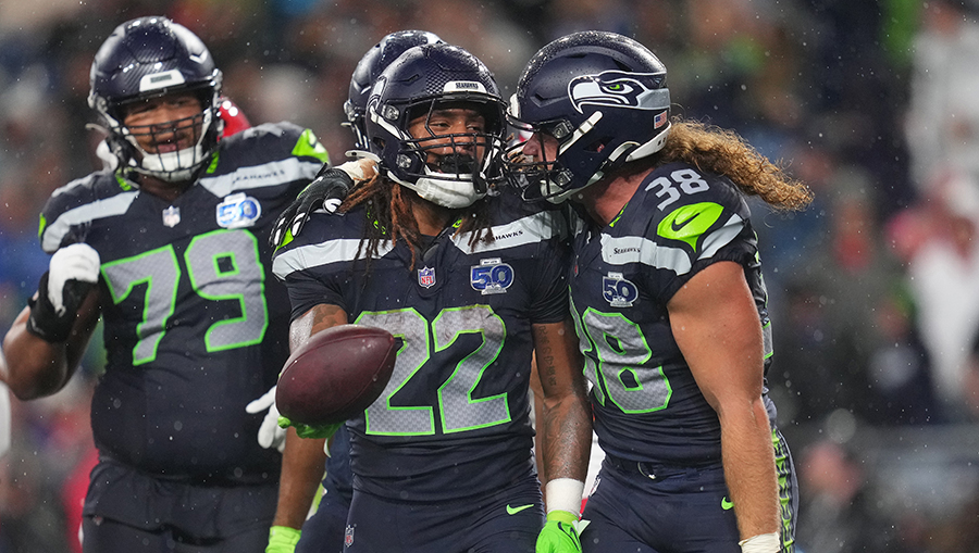 Seattle Seahawks Damien Martinez...