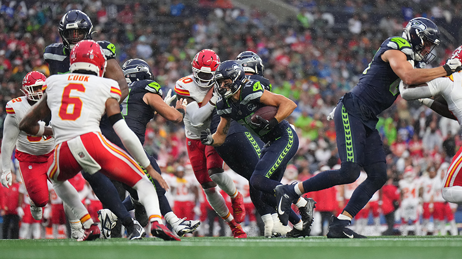 Seattle Seahawks Jake Bobo screen pass touchdown Kansas City Chiefs preseason 2025...