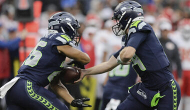 Seattle Seahawks Sam Darnold Zach Charbonnet handoff Kansas City Chiefs preseason 2025...