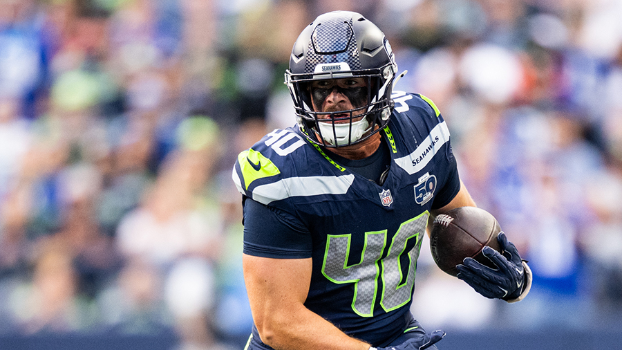 Seattle Seahawks fullback Robbie Ouzts Las Vegas Raiders preseason 2025...