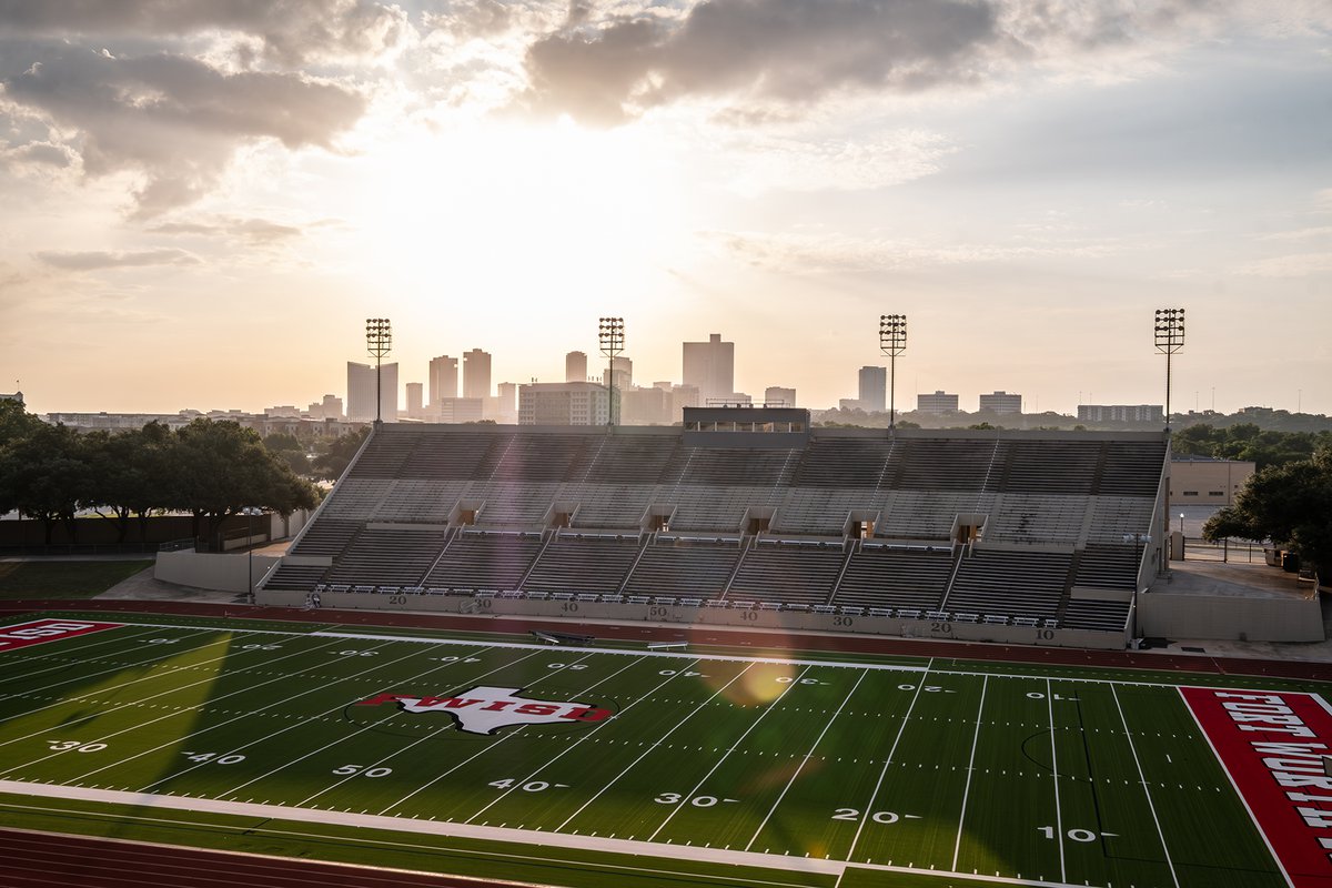 Meta Title: Farrington Field on Netflix’s Dallas Cowboys Series