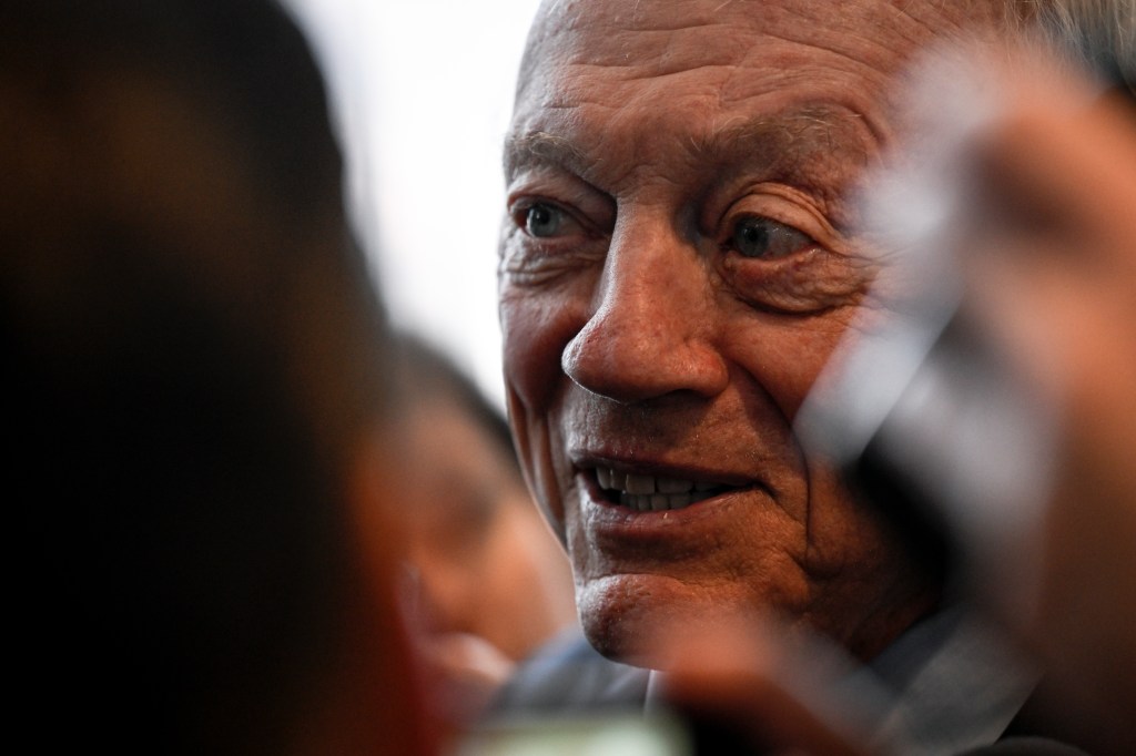 Jerry Jones acting like Rockies' Dick Monfort affects Broncos defense