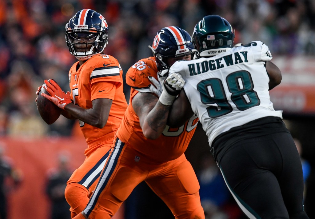 Buccaneers sign Teddy Bridgewater to 1-year deal to back up Baker Mayfield