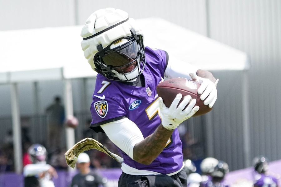 Ravens' Lamar Jackson finds Rashod Bateman early and often in camp