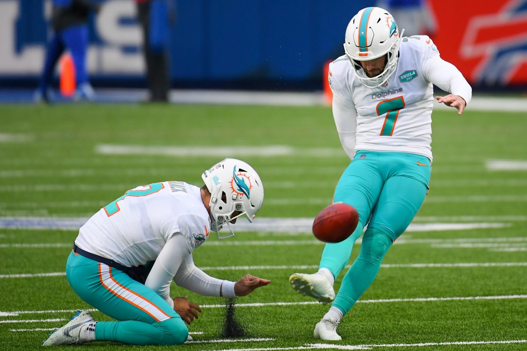 Dolphins K Jason Sanders, RB Jaylen Wright To Miss Time