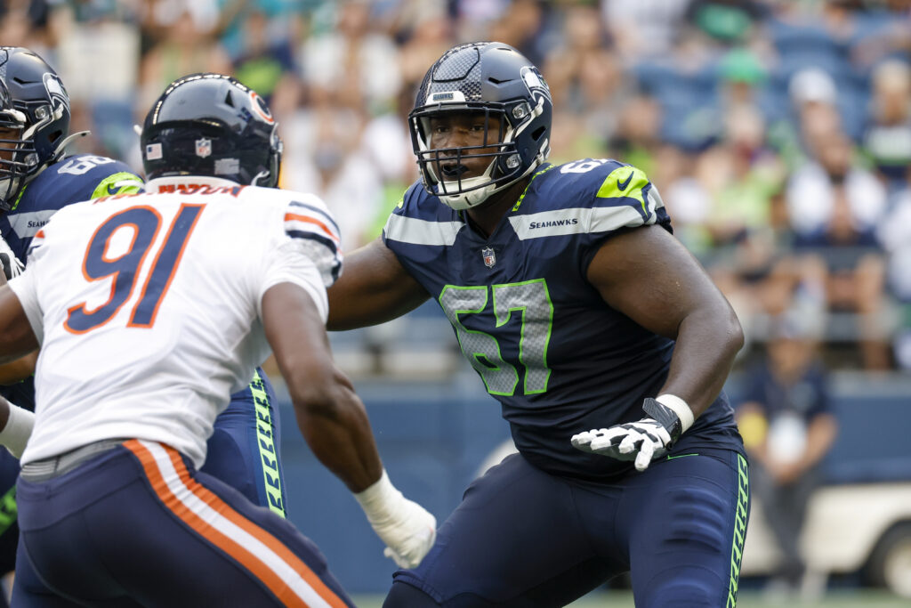Charles Cross Seeking Seahawks Extension; LT Undergoes Finger Surgery