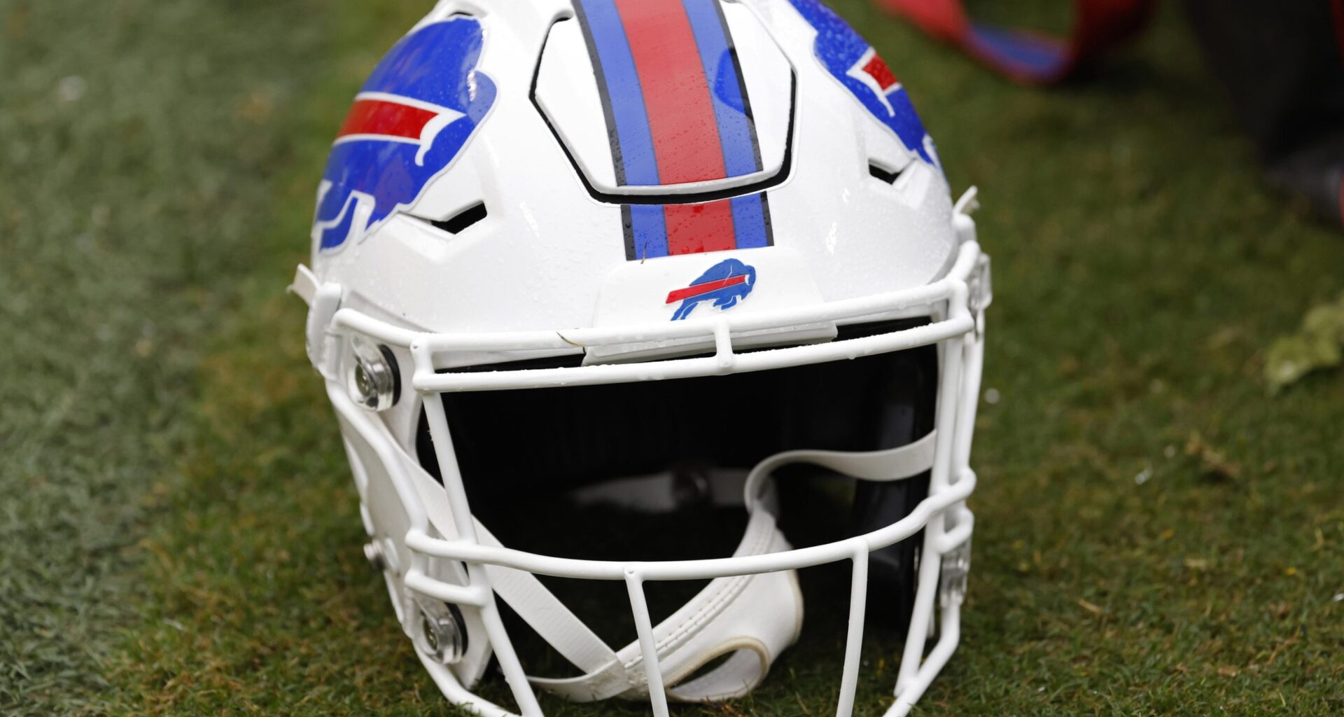 NFL world reacts after Bills lose quarterback