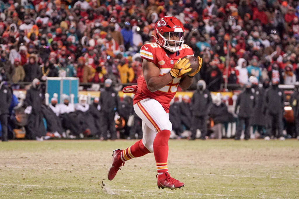 Chiefs To Re-Sign RB Clyde Edwards-Helaire