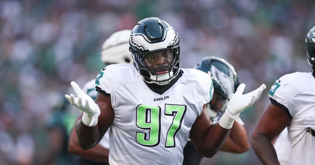 Eagles 2025 training camp practice notes, Day 8: The rise of 'awkward' Moro Ojomo