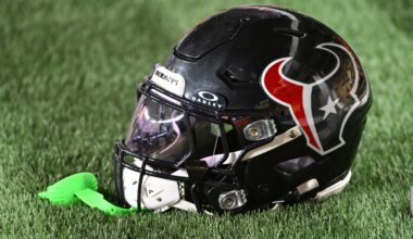 NFL world reacts to gruesome Texans injury