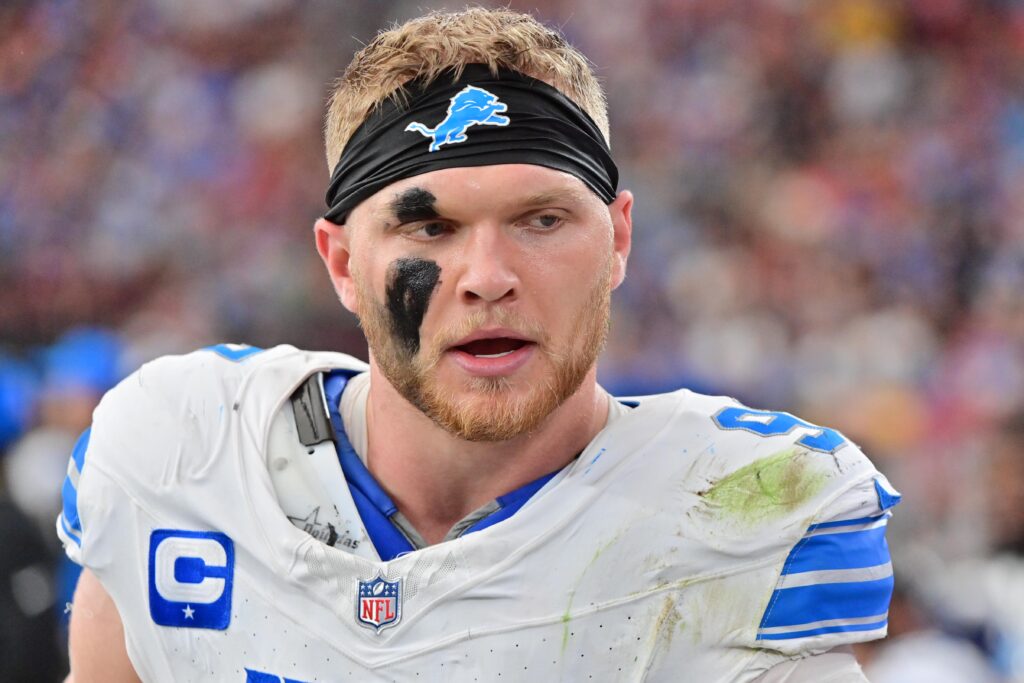 Lions Initiate Aidan Hutchinson Extension Talks