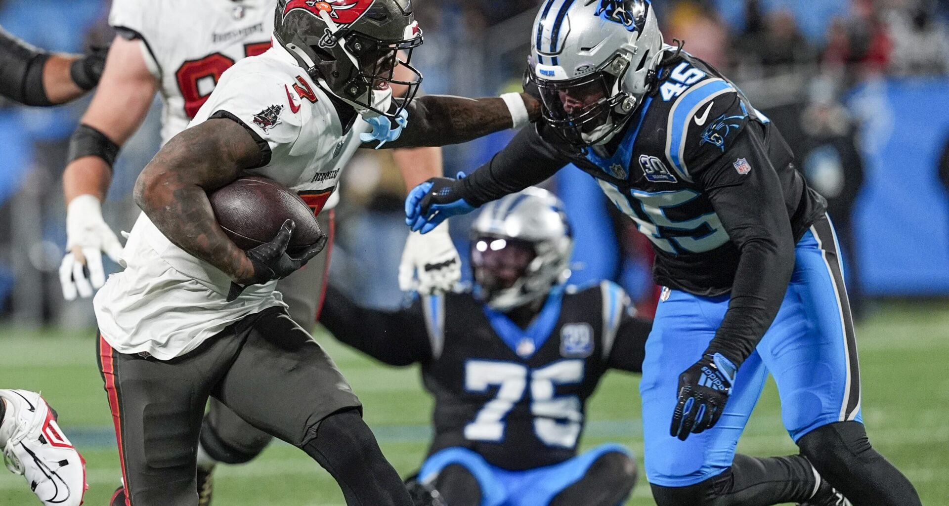 Vikings Sign an Old Friend and a Newcomer