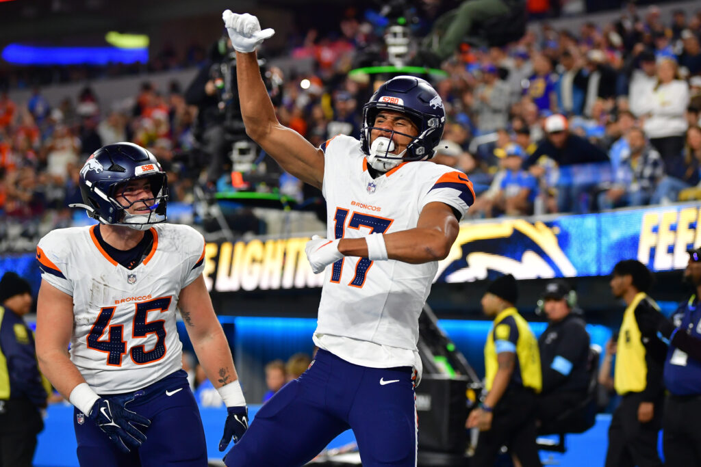 Broncos Trade WR Devaughn Vele To Saints