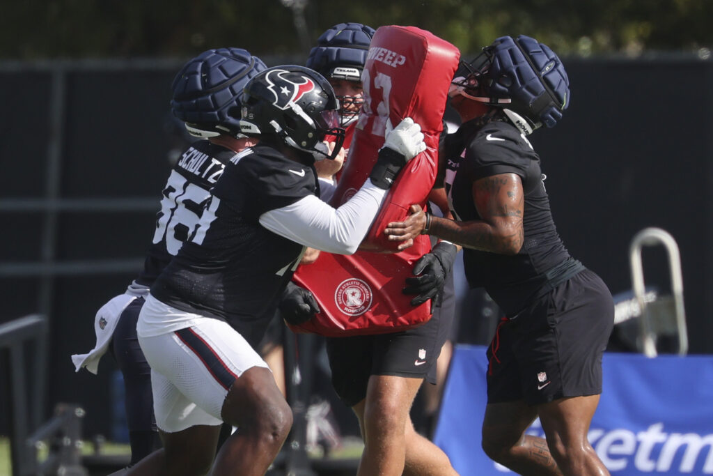 Texans Considering LT Cam Robinson Trade