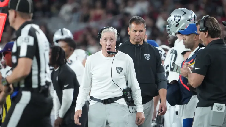 Raiders expected to add new QB after brutal injury news shakes up depth chart image