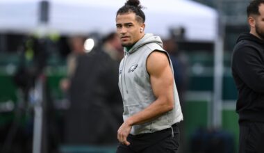 Eagles safety Sydney Brown leaves preseason game with injury